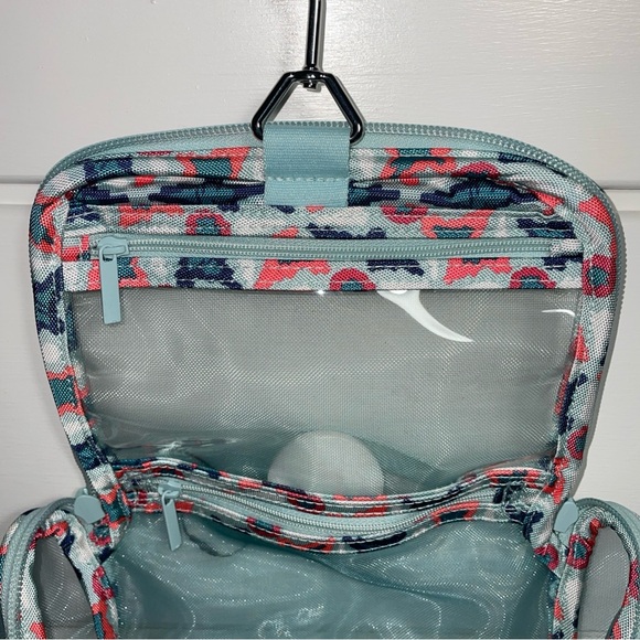 Vera Bradley Mesh Hanging Shower Caddy Travel Toiletry "Water Geo" Retired NWOT - Picture 3 of 4